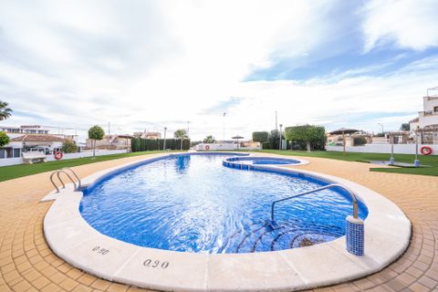 Villa i La Marina, Alicante, La Marina - € 179.950 | Ref: W6110VA - foto 4